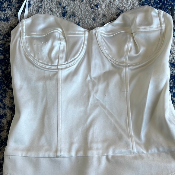 h:ours Tabitha Bodysuit in White small - Picture 2 of 10